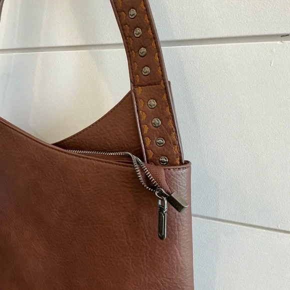 Wrangler Brown Fringe Shoulder Bag with Studded Strap - Picture 5 of 6